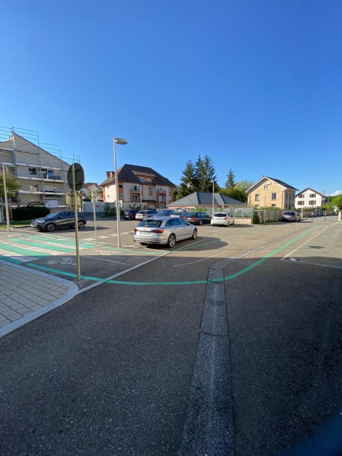 Grand F2 Au Calme Centre De Village Dampierre-les-Bois Exteriér fotografie